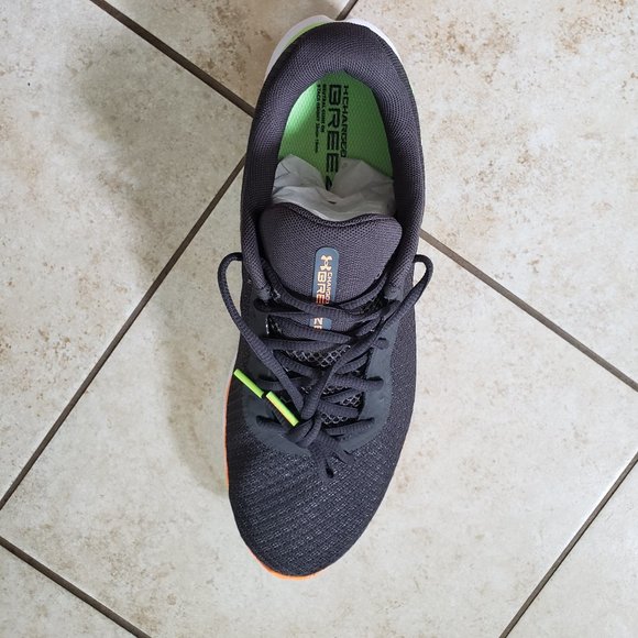 NEW Under Armour Charged Breeze Men's 3025129-104 Size 9.5 Grey/White/Green/Oran - Picture 9 of 10